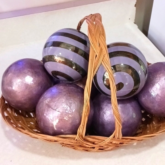 8 Purple Balls - Picture 1 of 4
